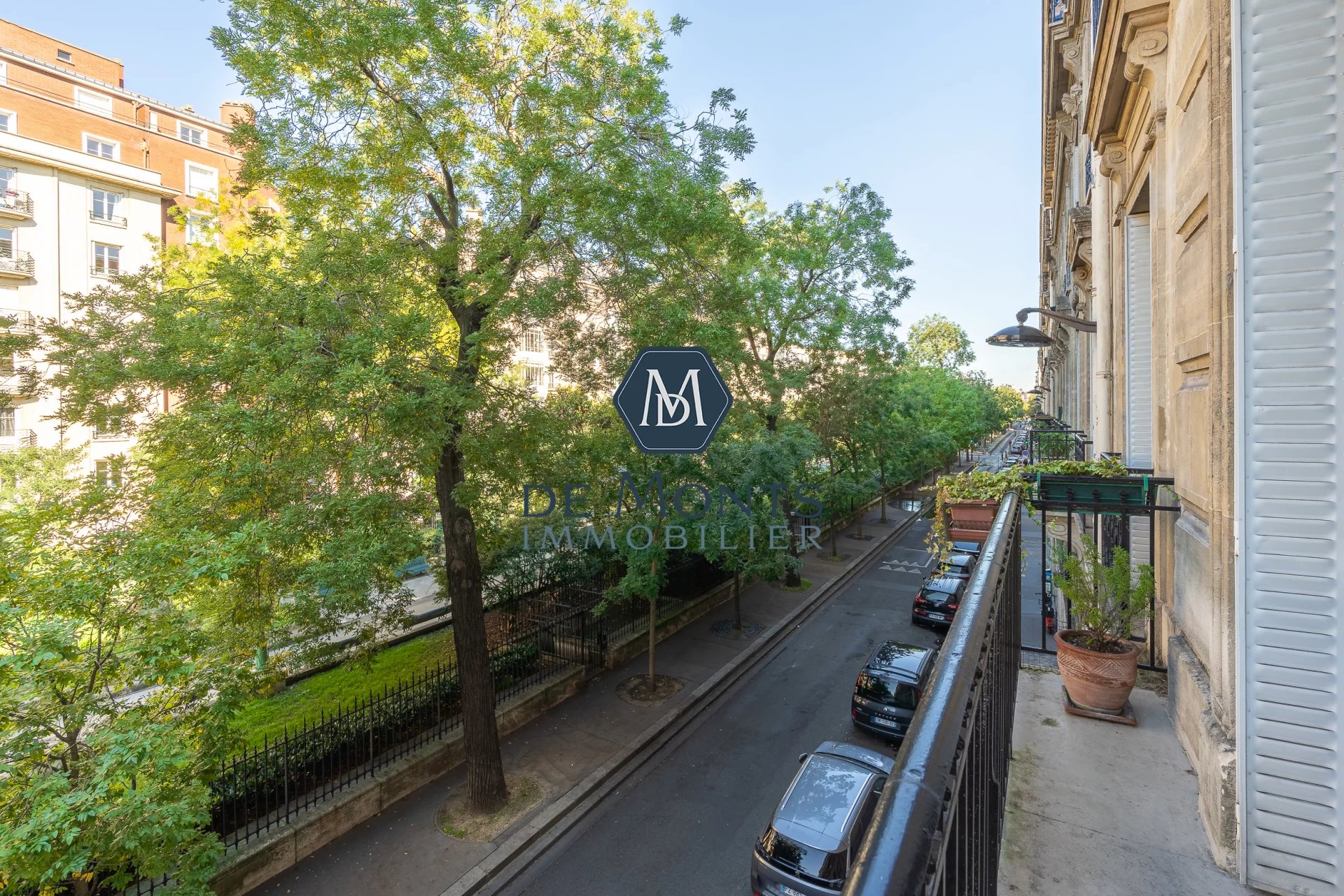 75017 – PEREIRE / LAUGIER – APPARTEMENT FAMILIAL DE 6 PIECES – 3 CHAMBRES VUE SUR LA PROMENADE PEREIRE